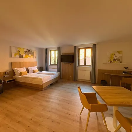 Apartmenthaus Blauer Wolf By For Living