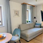 Apartmenthaus Blauer Wolf By For Living Apartment