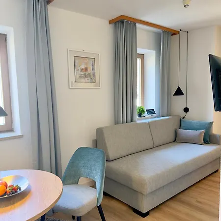 Apartmenthaus Blauer Wolf By For Living 아파트