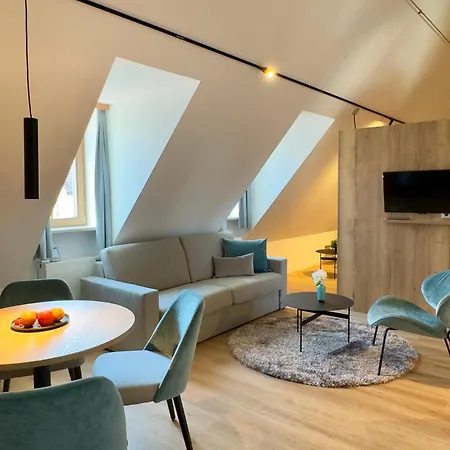 Apartmenthaus Blauer Wolf By For Living *